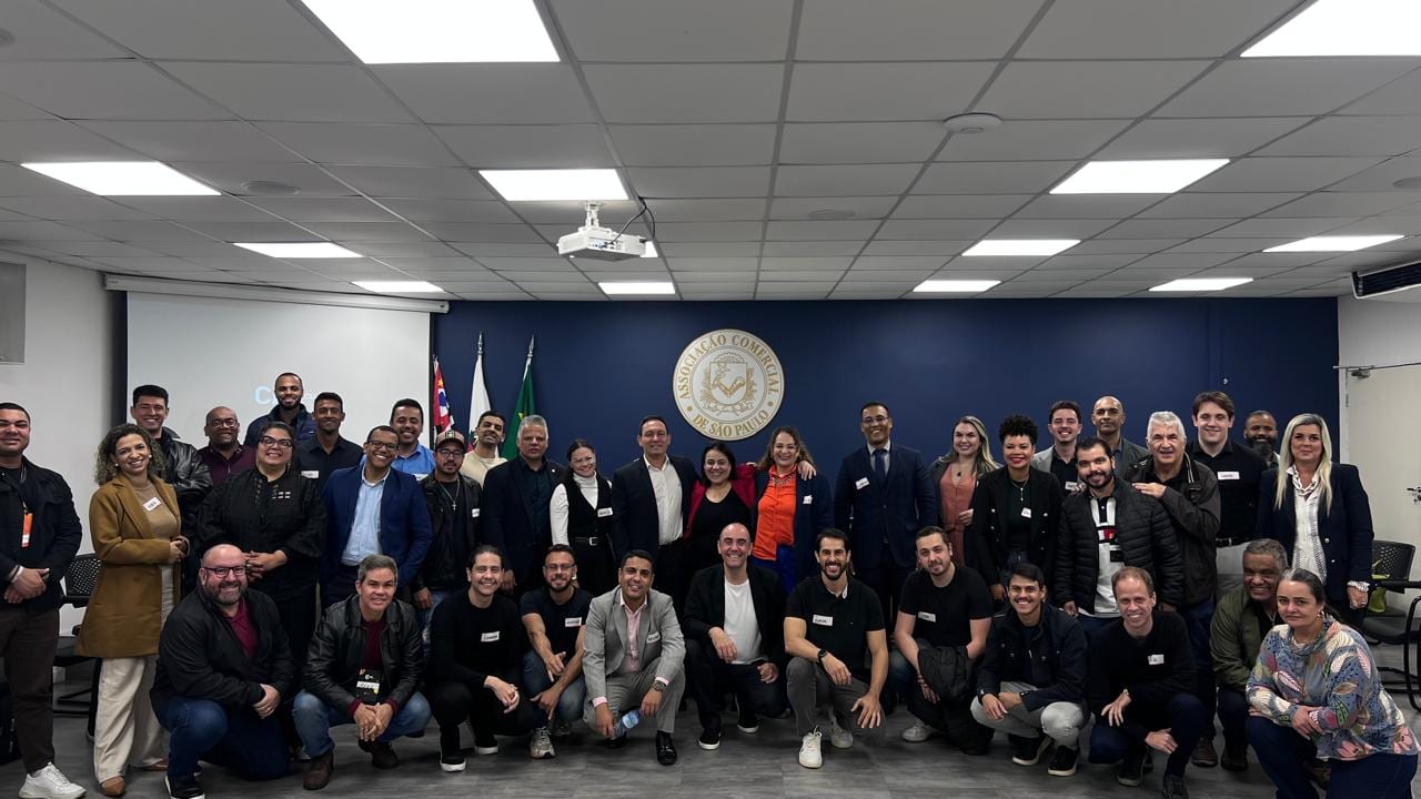 Turma em encontro presencial do ecossistema CAE